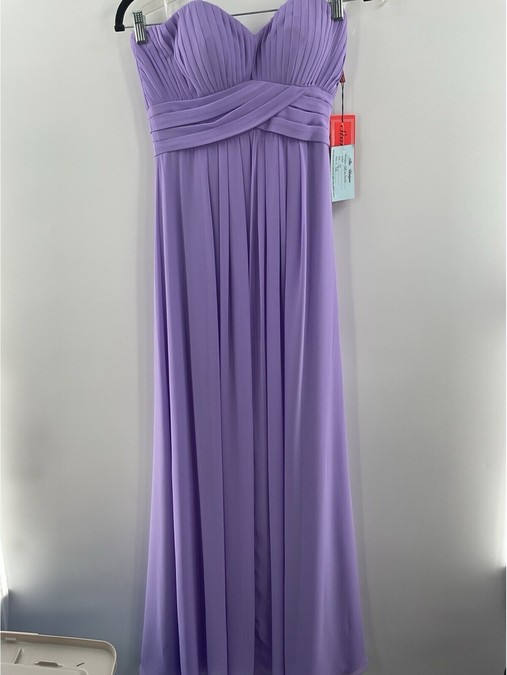 Star Box NWT women’s size small sleeveless purple formal gown 068